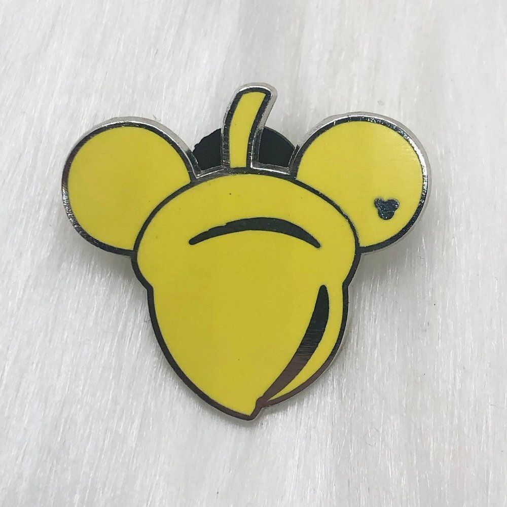 🔮 5/$25 Disney Mickey Mouse Acorn Pin‎